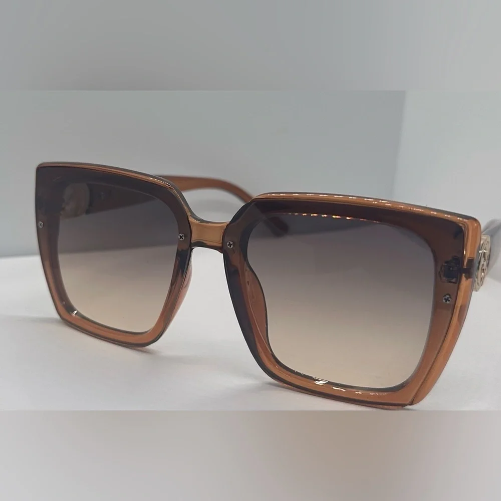 NWT Trendy Oversized Square Brown Gradient Sunglasses | Chic Vintage Style UV400
